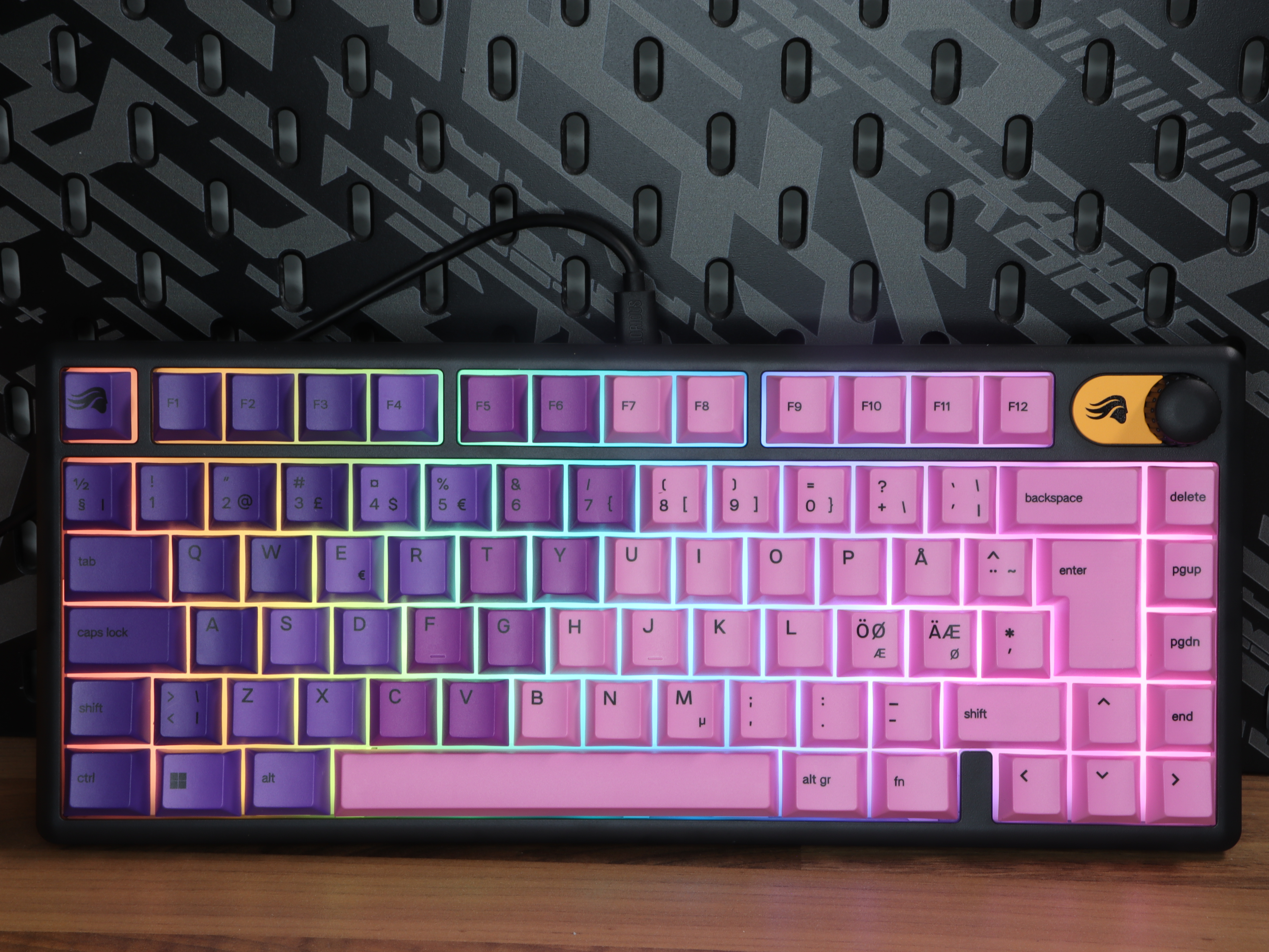 Glorious GMBK 75% budget waterproof wired keyboard gaming low price.JPG